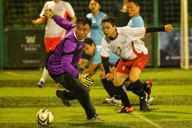 字母哥37分萨格斯32+9 雄鹿险胜魔术晋级四强